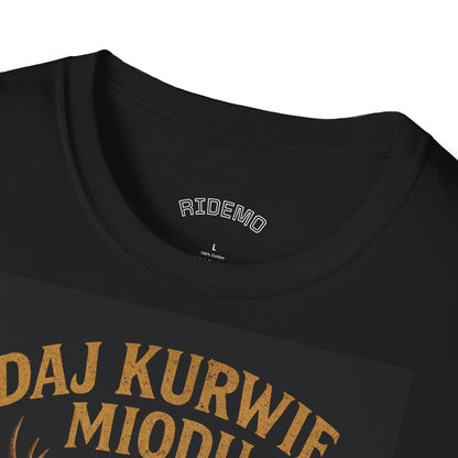 Daj Kurwie Miodu Graphic T-Shirt – Unisex Vintage Style Tee